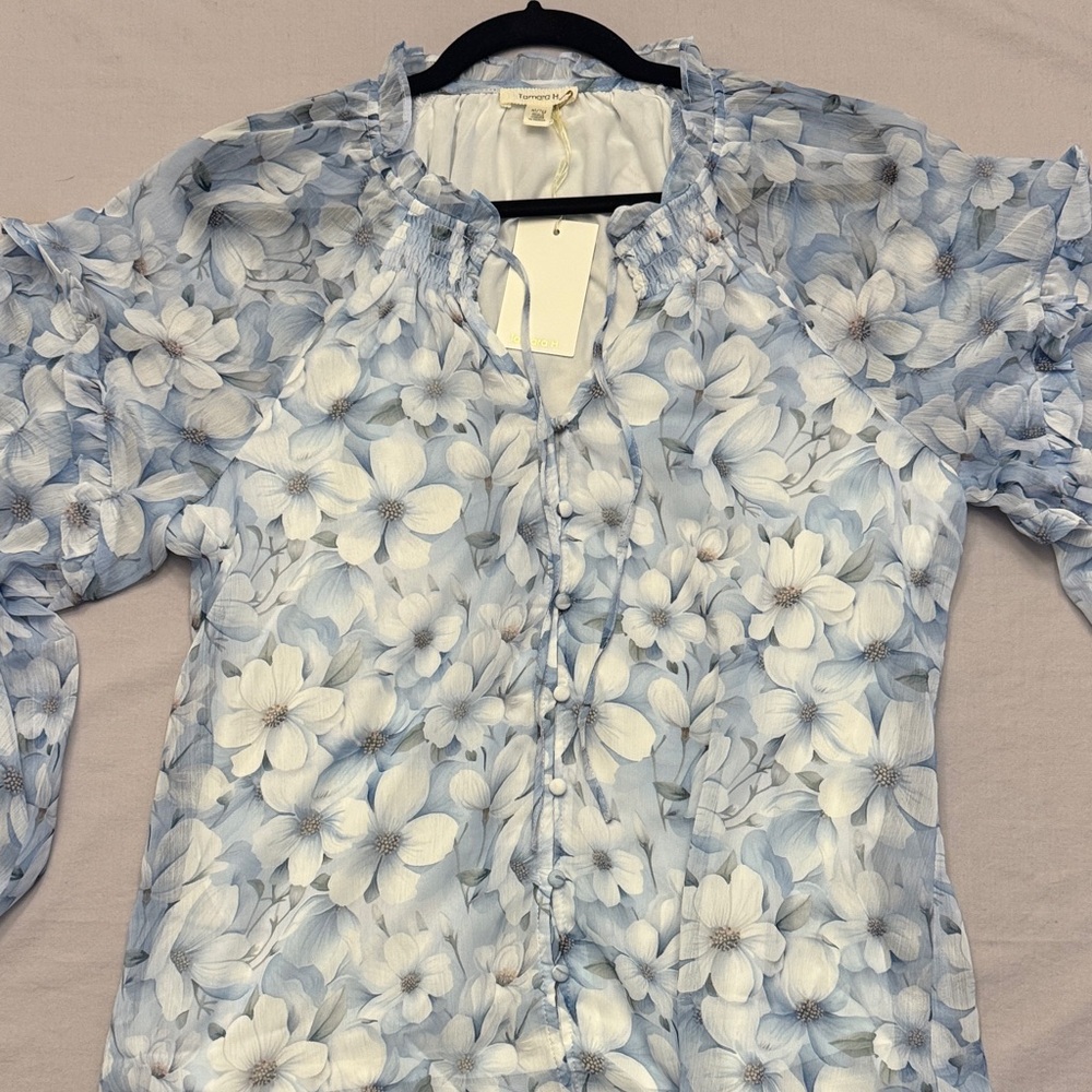 Elegant Floral Women's Sheer Blouse in Blue and White NWT